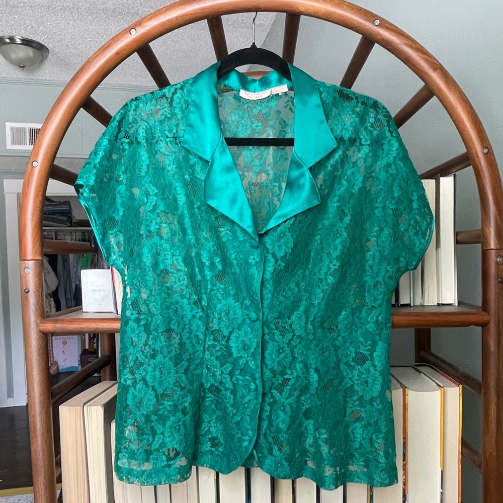 Victoria's Secret Vintage Green Lace Top 💚